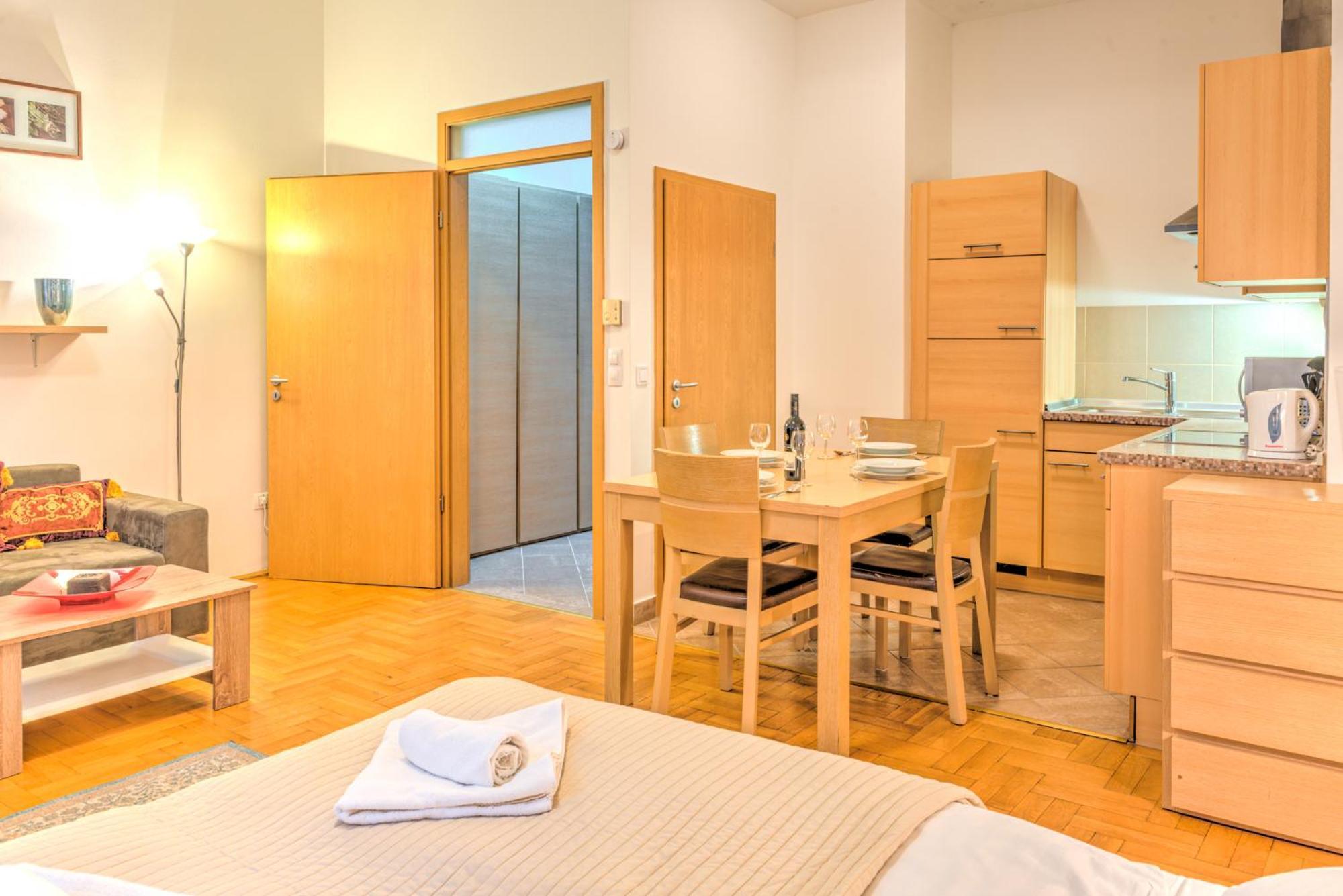 Central Downtown Apartments بودابست المظهر الخارجي الصورة